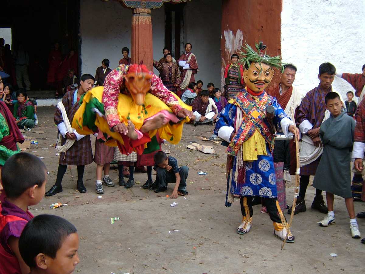 Cham Dance in Tshechu，舞蹈在不丹