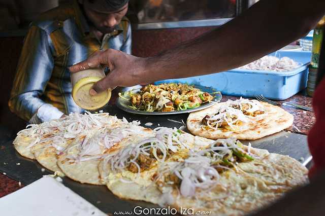 Kathi Rolls在Park Streek，加尔各答的街头小吃