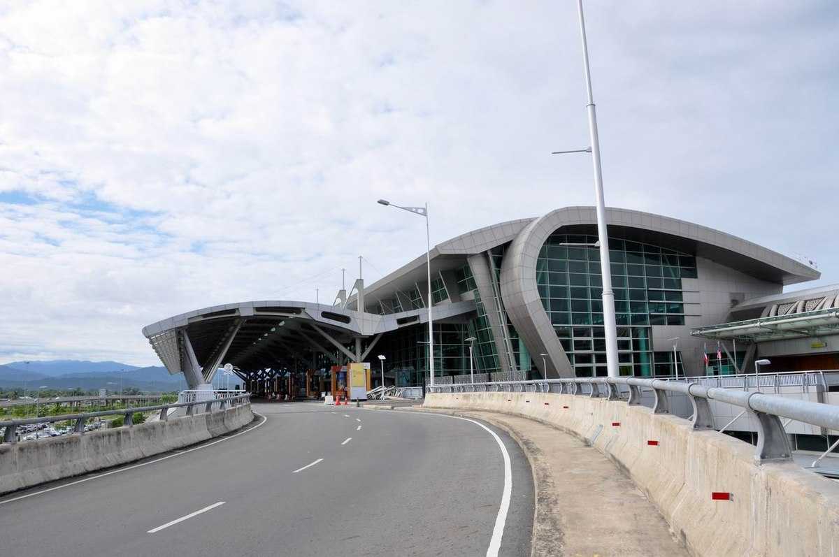 哥打基纳巴卢国际机场