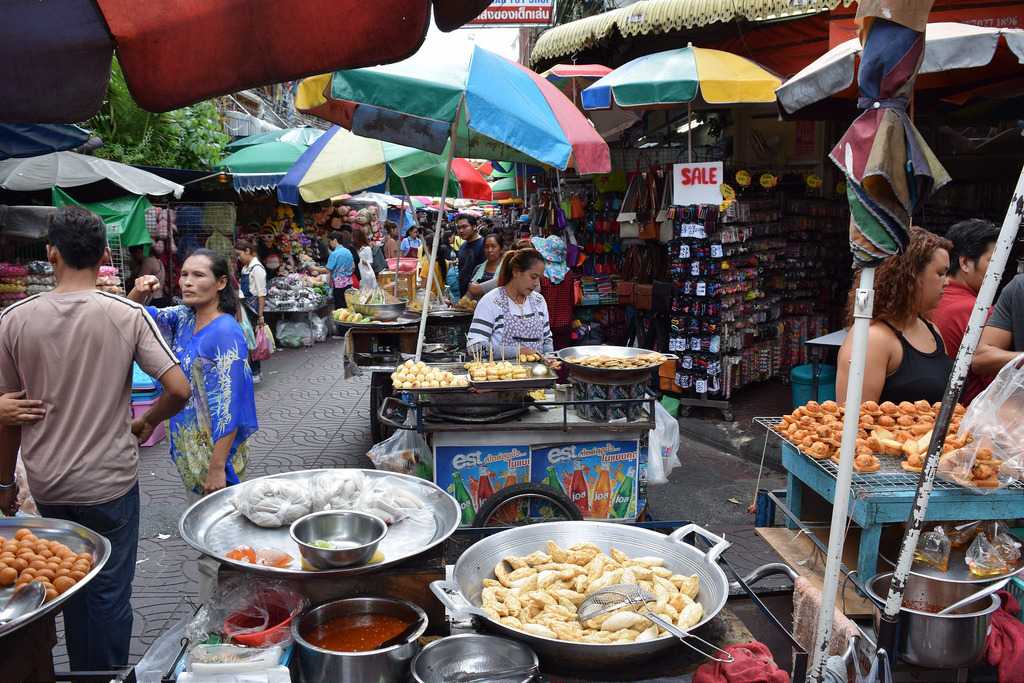 曼谷唐人街的街头小吃