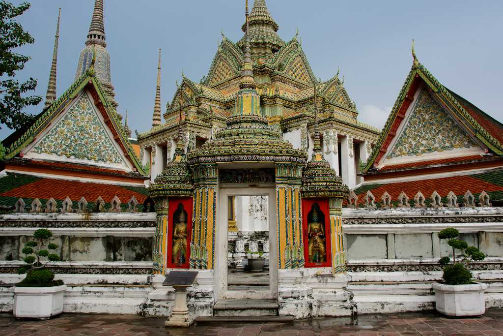 卧佛寺，曼谷的古建筑