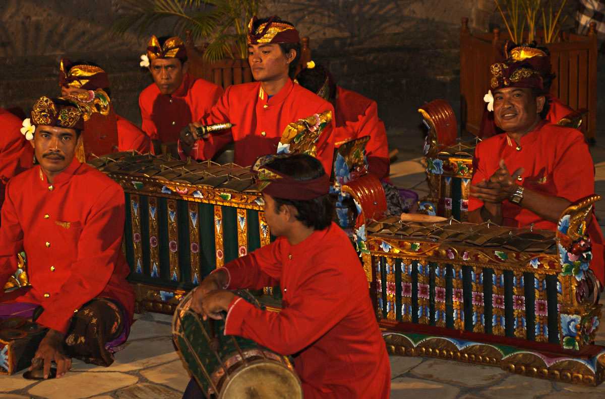 巴厘音乐家表演传统音乐佳美兰