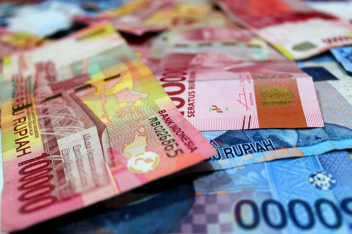 货币兑换在巴厘岛，印度尼西亚鲁帕雅