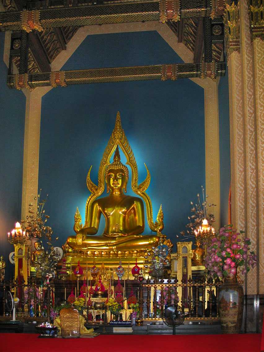 钦那拉佛祖，曼谷本查玛比寺