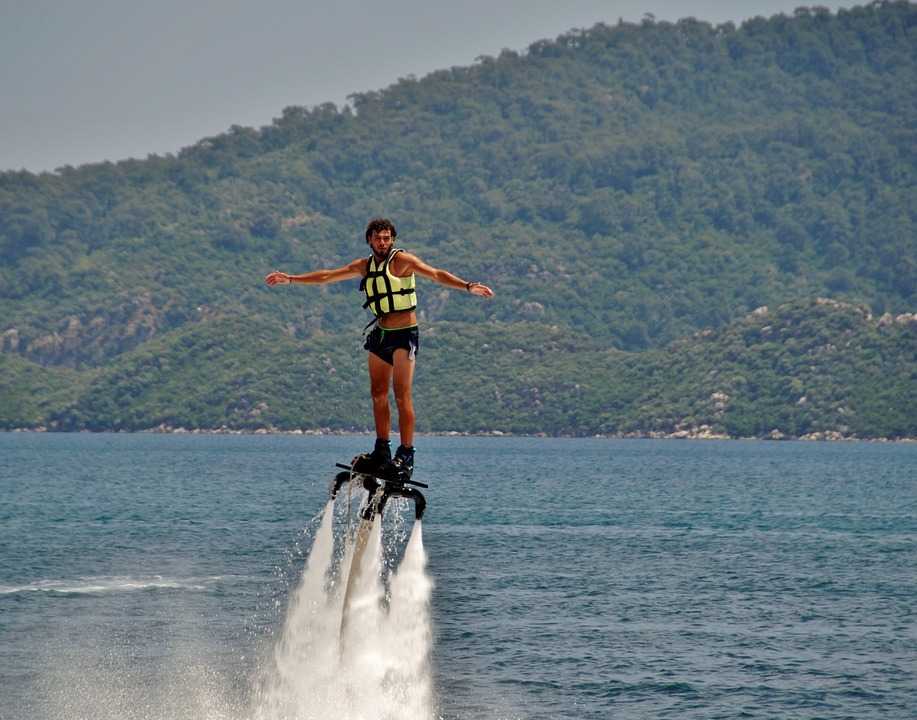 在巴厘岛Flyboarding、冒险活动
