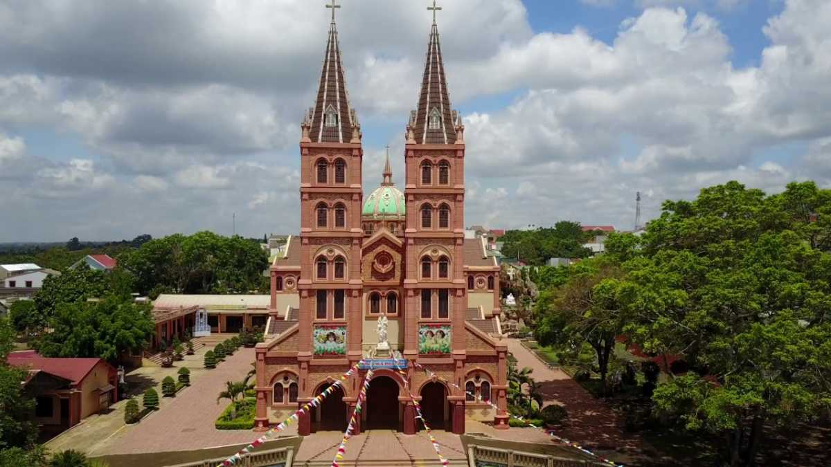 越南奔河教堂